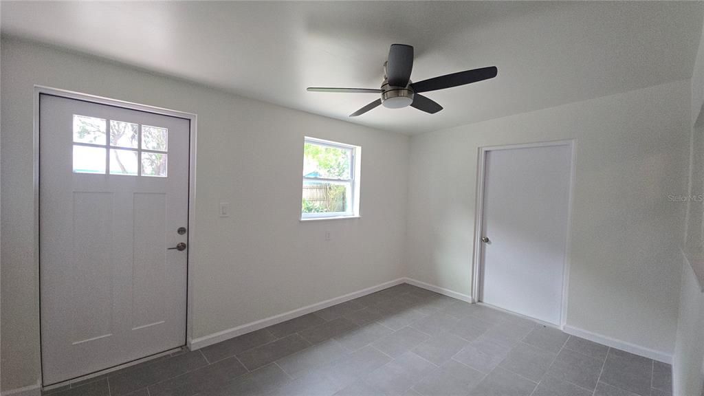 For Rent: $2,350 (3 beds, 2 baths, 1184 Square Feet)