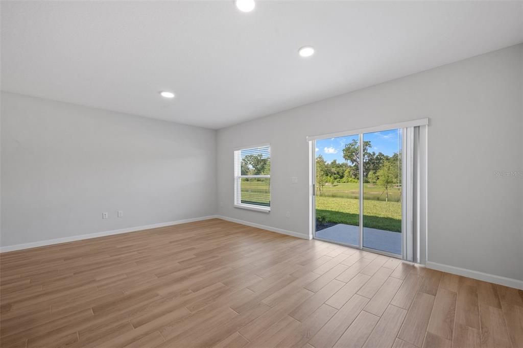 For Rent: $2,500 (3 beds, 2 baths, 1569 Square Feet)