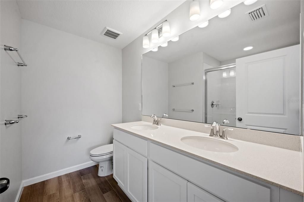 For Rent: $2,500 (3 beds, 2 baths, 1569 Square Feet)