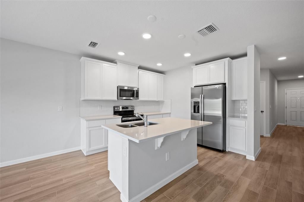 For Rent: $2,500 (3 beds, 2 baths, 1569 Square Feet)