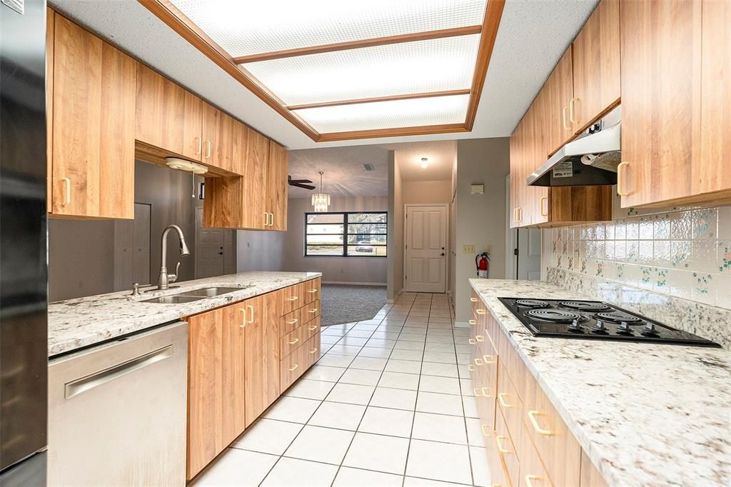 待售: $415,000 (3 贝兹, 2 浴室, 2180 平方英尺)