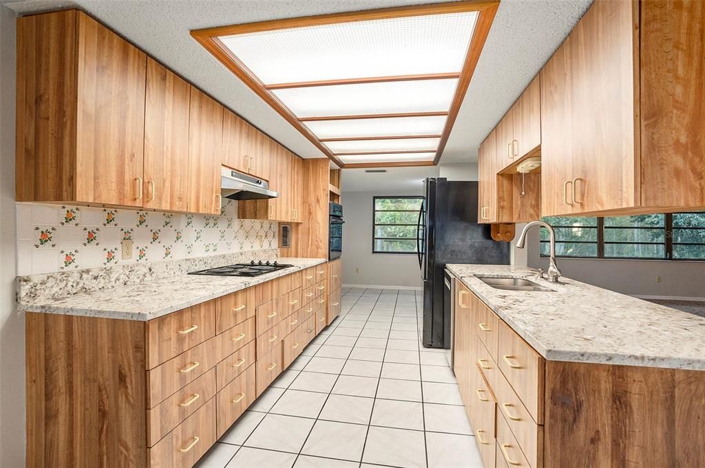 待售: $415,000 (3 贝兹, 2 浴室, 2180 平方英尺)