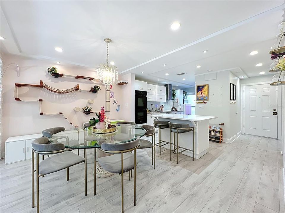 Active With Contract: $179,000 (2 beds, 2 baths, 1141 Square Feet)