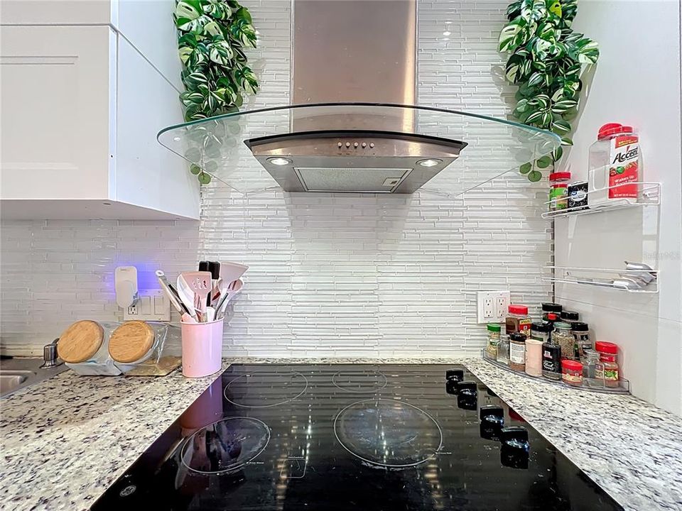 Active With Contract: $179,000 (2 beds, 2 baths, 1141 Square Feet)