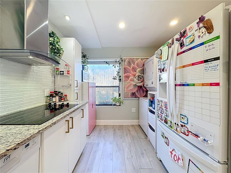 Active With Contract: $179,000 (2 beds, 2 baths, 1141 Square Feet)