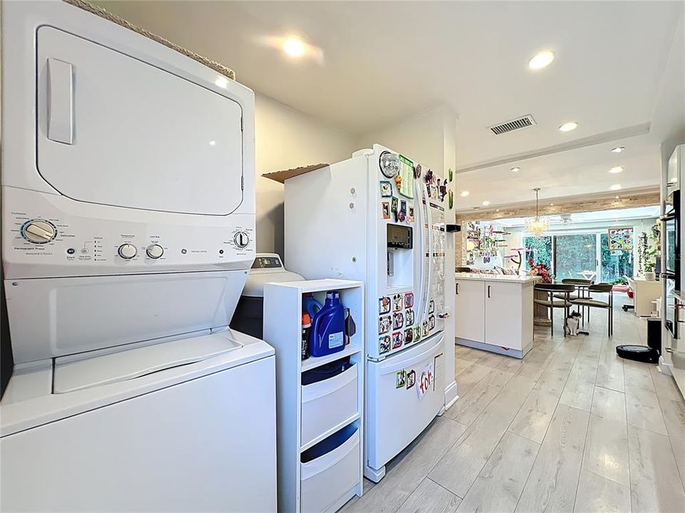 Active With Contract: $179,000 (2 beds, 2 baths, 1141 Square Feet)