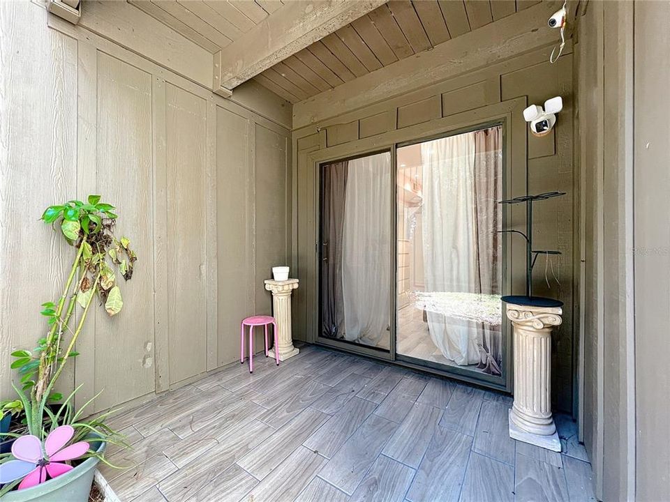 Active With Contract: $179,000 (2 beds, 2 baths, 1141 Square Feet)