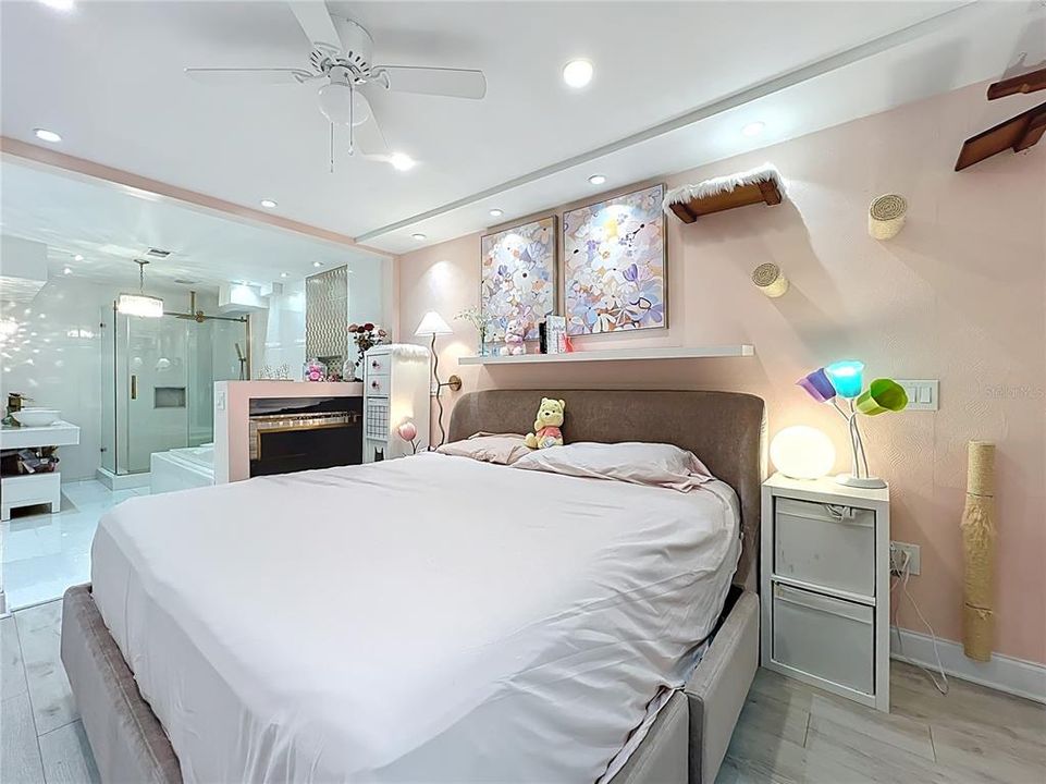 Active With Contract: $179,000 (2 beds, 2 baths, 1141 Square Feet)