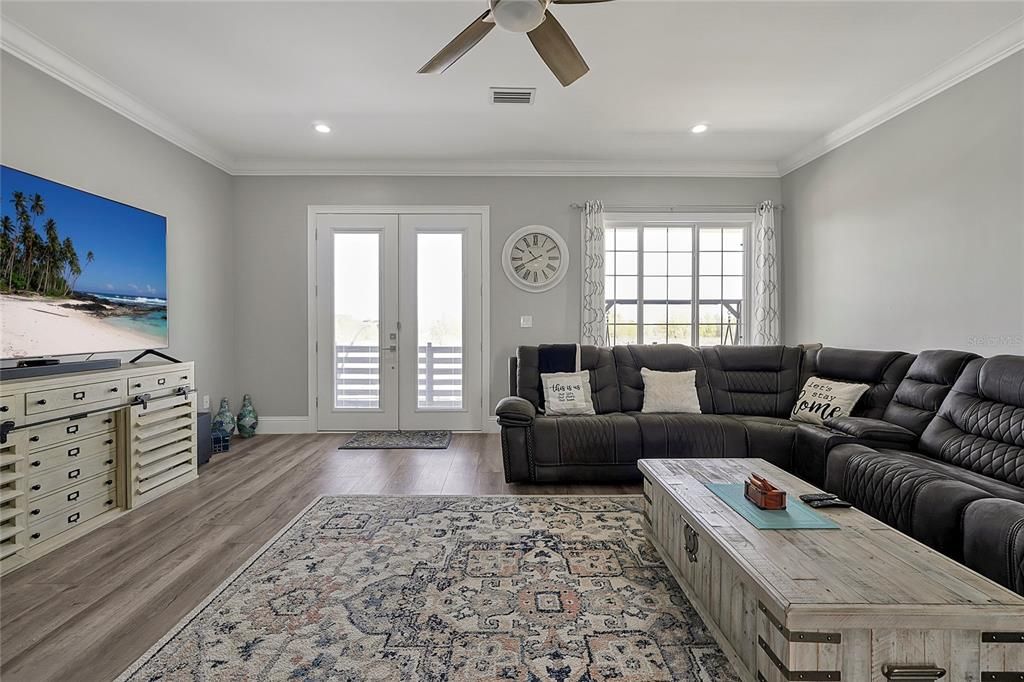 For Rent: $3,000 (3 beds, 2 baths, 2000 Square Feet)