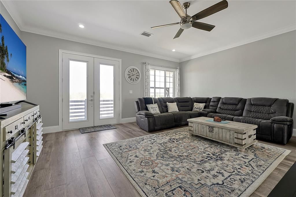 For Rent: $3,000 (3 beds, 2 baths, 2000 Square Feet)