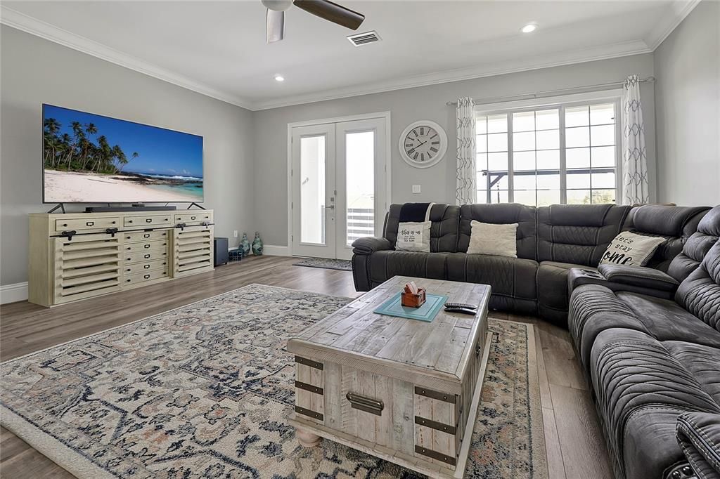 For Rent: $3,000 (3 beds, 2 baths, 2000 Square Feet)