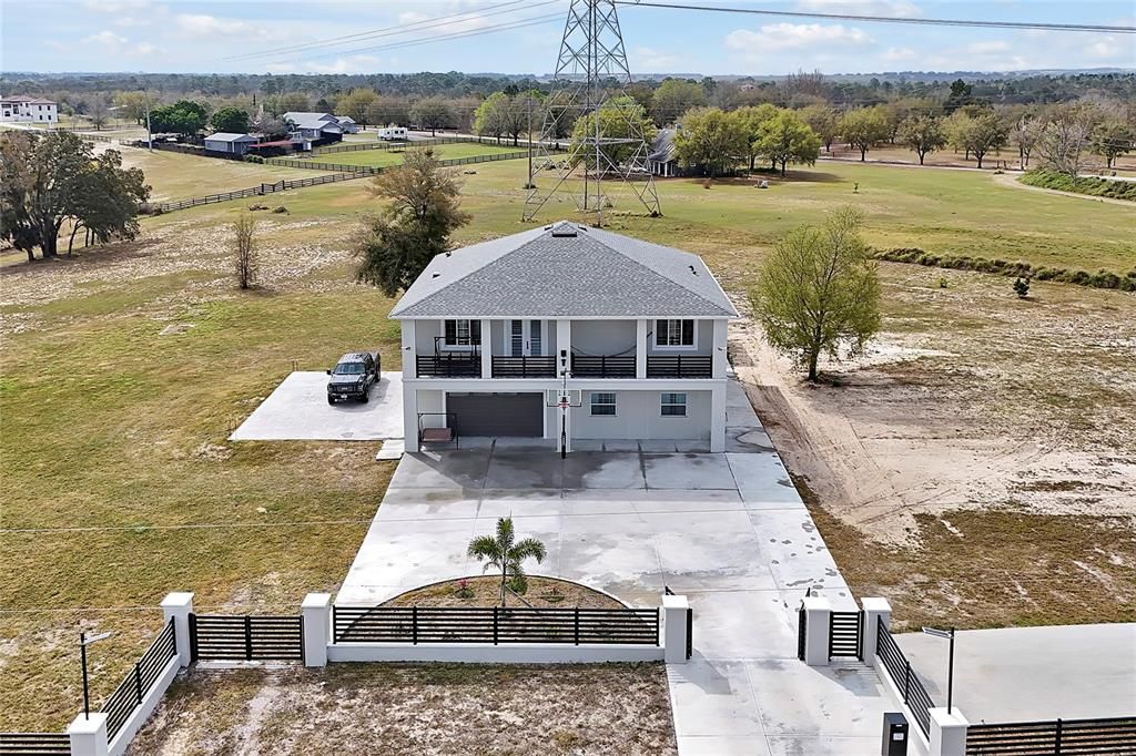 For Rent: $3,000 (3 beds, 2 baths, 2000 Square Feet)