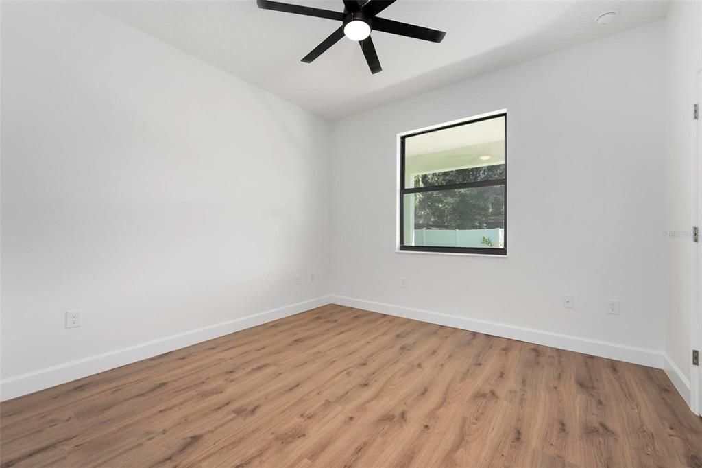 Active With Contract: $324,900 (3 beds, 2 baths, 1565 Square Feet)