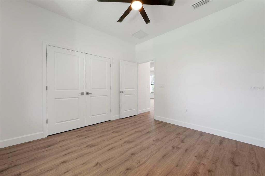 Active With Contract: $324,900 (3 beds, 2 baths, 1565 Square Feet)