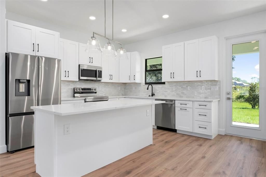 Active With Contract: $324,900 (3 beds, 2 baths, 1565 Square Feet)