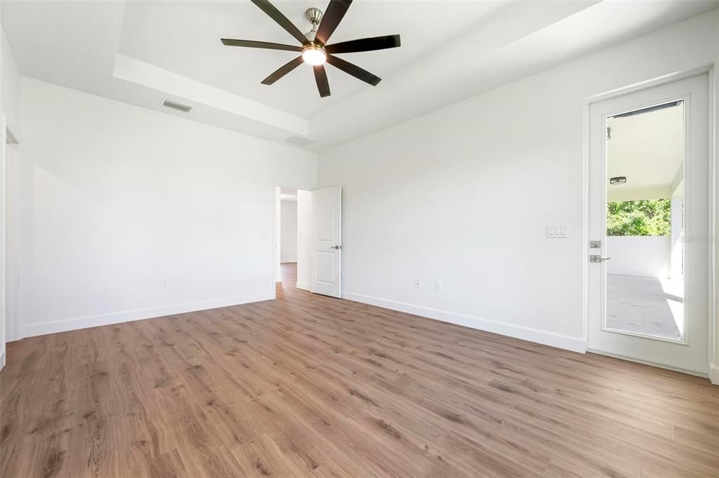 Active With Contract: $324,900 (3 beds, 2 baths, 1565 Square Feet)