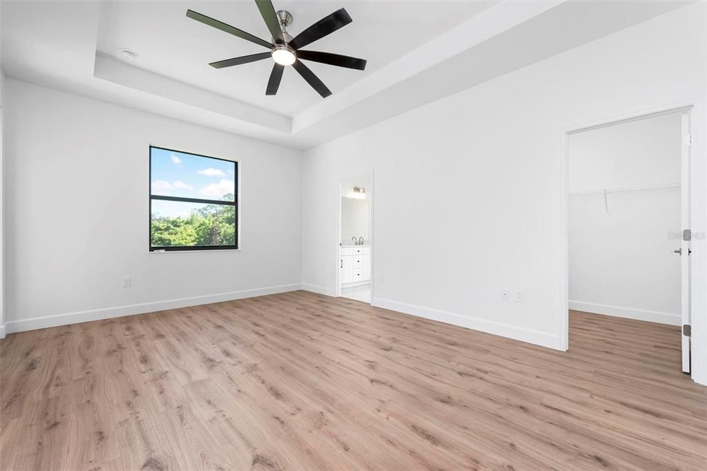 Active With Contract: $324,900 (3 beds, 2 baths, 1565 Square Feet)