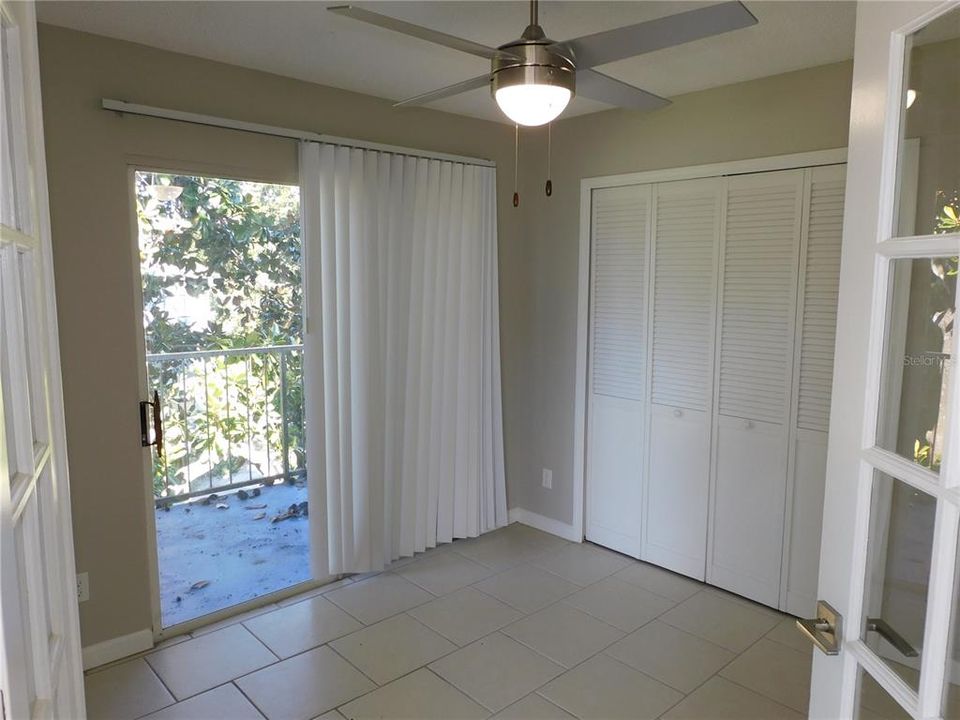 For Sale: $200,000 (3 beds, 2 baths, 1136 Square Feet)