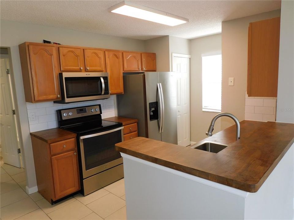 For Sale: $200,000 (3 beds, 2 baths, 1136 Square Feet)