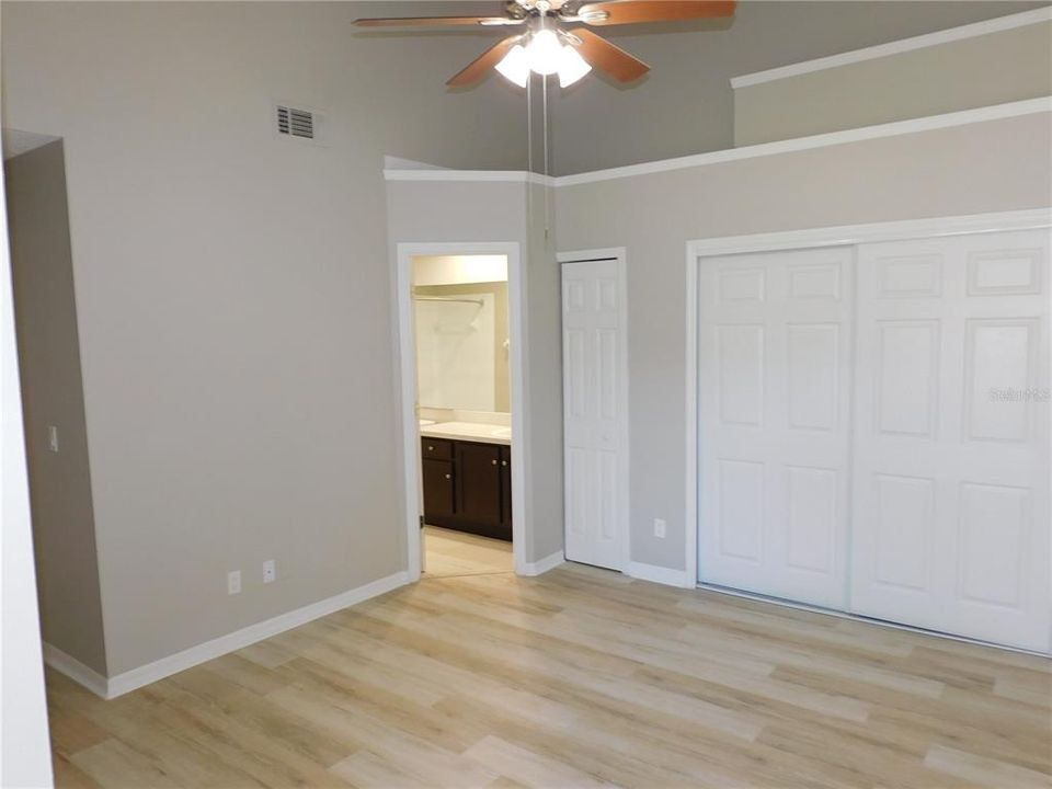 For Sale: $200,000 (3 beds, 2 baths, 1136 Square Feet)