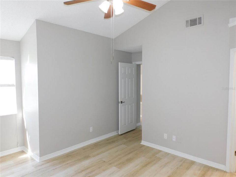 For Sale: $200,000 (3 beds, 2 baths, 1136 Square Feet)