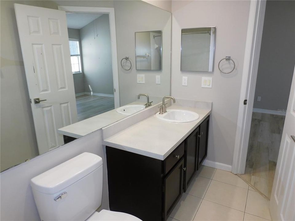 For Sale: $200,000 (3 beds, 2 baths, 1136 Square Feet)