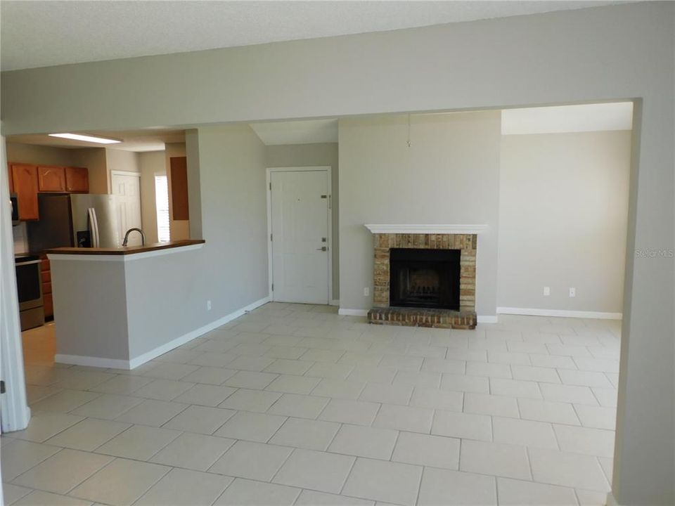 For Sale: $200,000 (3 beds, 2 baths, 1136 Square Feet)