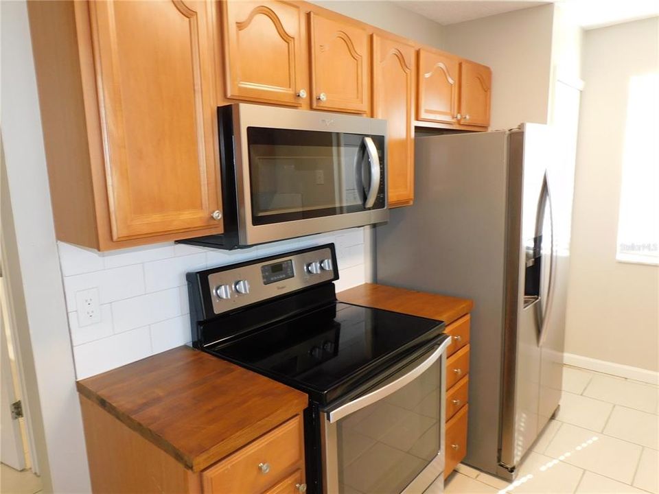 For Sale: $200,000 (3 beds, 2 baths, 1136 Square Feet)