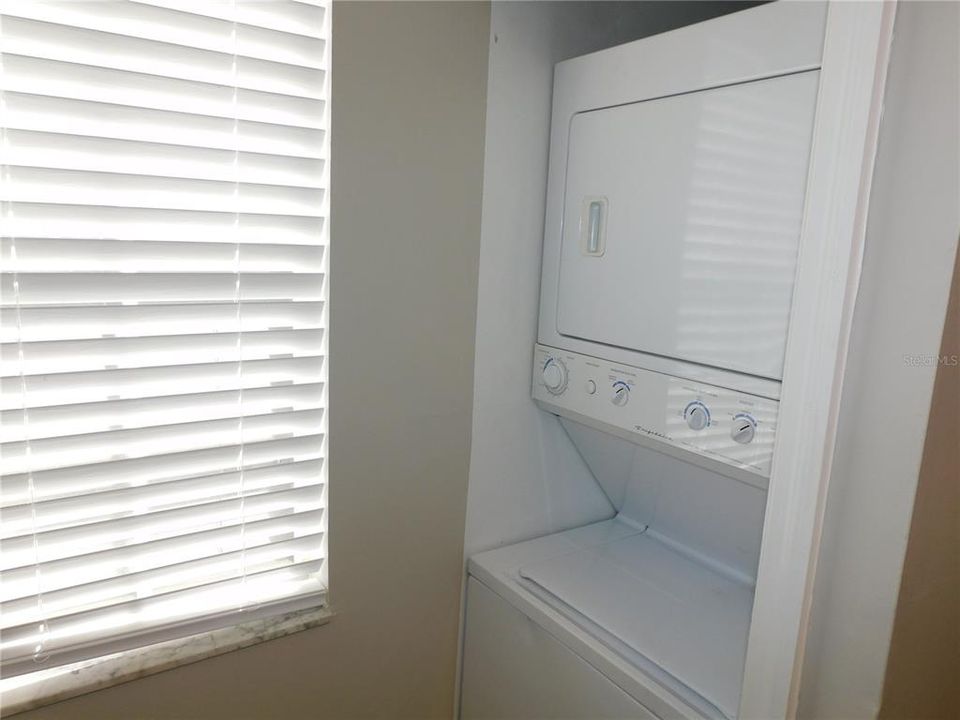 For Sale: $200,000 (3 beds, 2 baths, 1136 Square Feet)