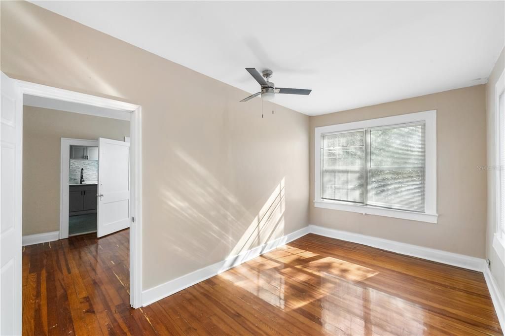 For Rent: $1,475 (1 beds, 1 baths, 4596 Square Feet)