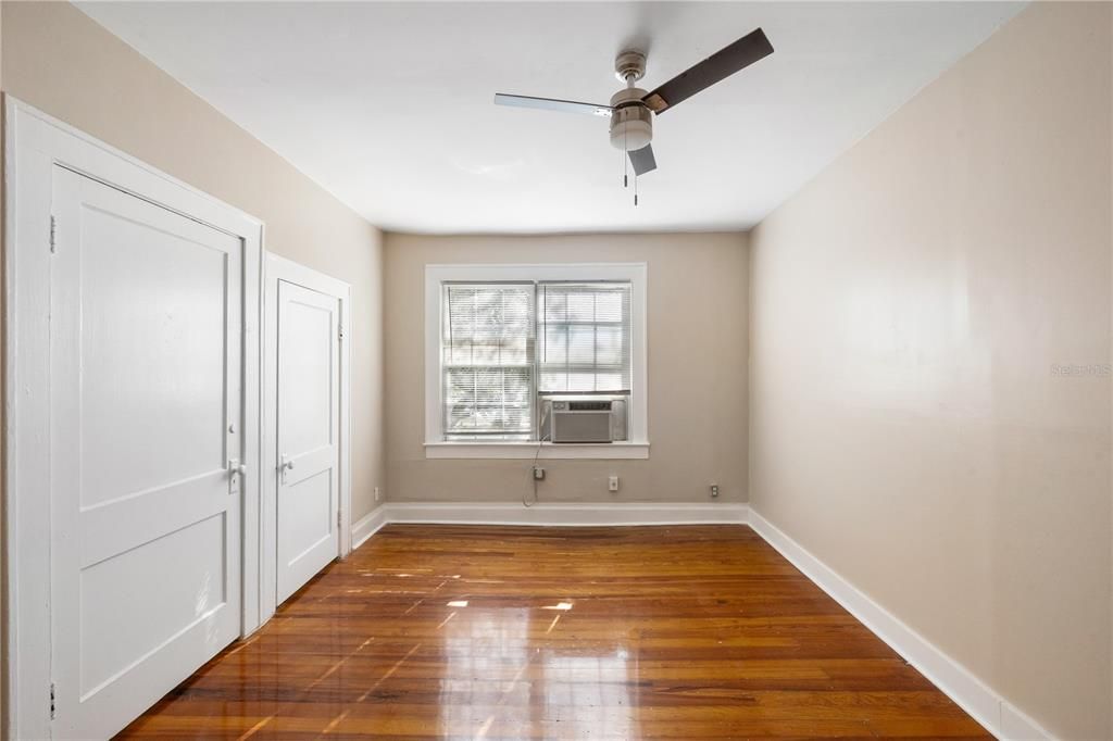 For Rent: $1,475 (1 beds, 1 baths, 4596 Square Feet)