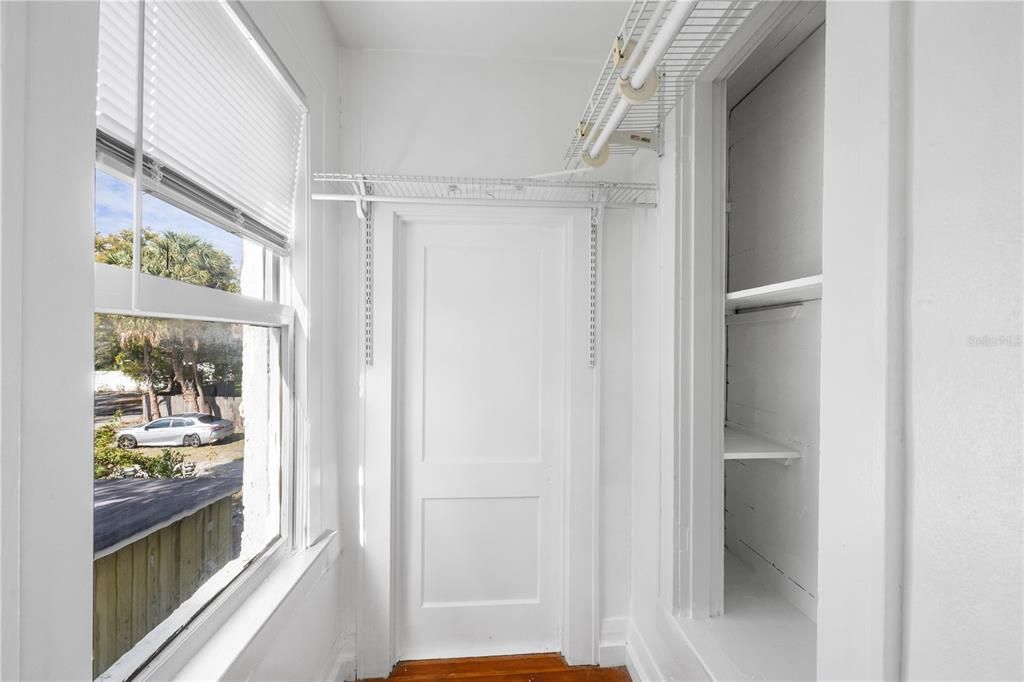 For Rent: $1,475 (1 beds, 1 baths, 4596 Square Feet)