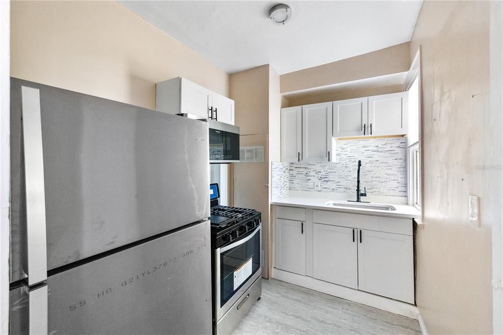 For Rent: $1,475 (1 beds, 1 baths, 4596 Square Feet)