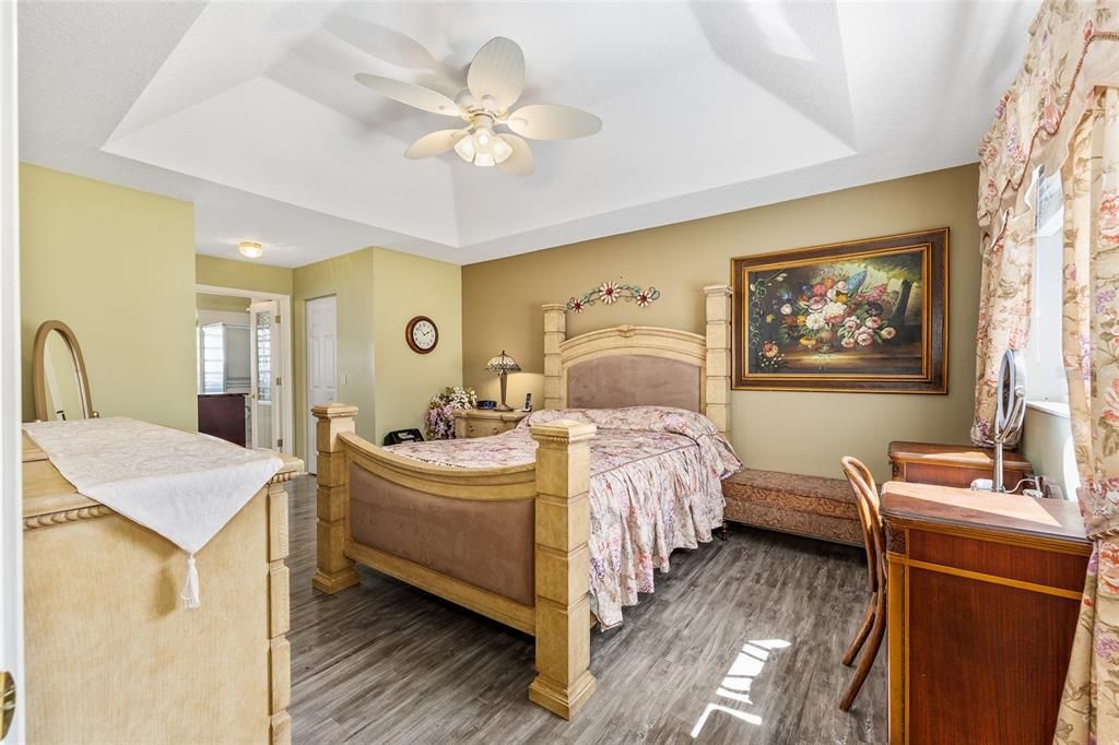 For Sale: $245,000 (2 beds, 2 baths, 1569 Square Feet)