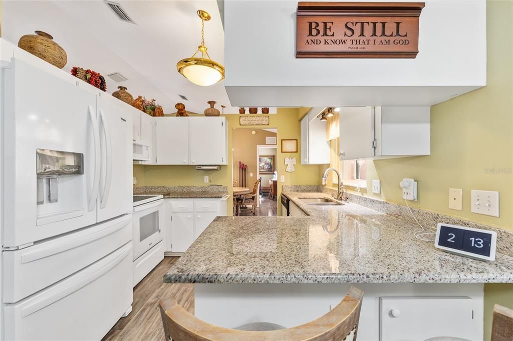 For Sale: $245,000 (2 beds, 2 baths, 1569 Square Feet)