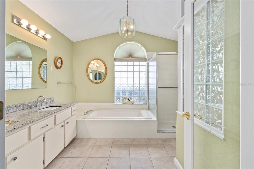 For Sale: $245,000 (2 beds, 2 baths, 1569 Square Feet)