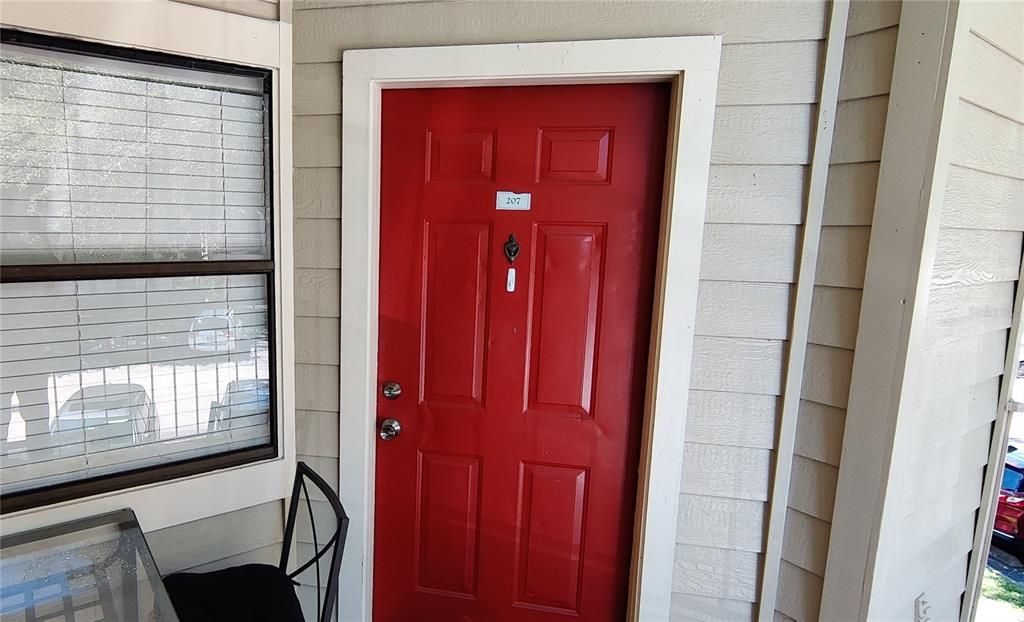 Под контрактом: $139,000 (1 спален, 1 ванн, 661 Квадратных фут)