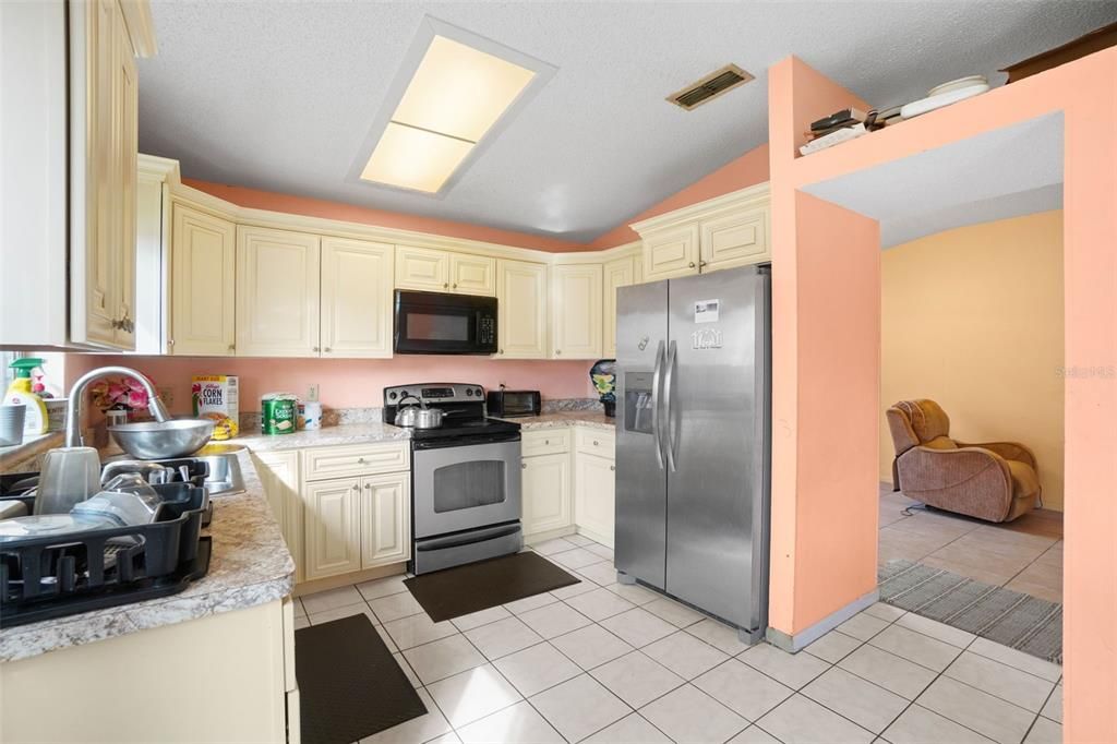 待售: $410,000 (3 贝兹, 2 浴室, 1644 平方英尺)