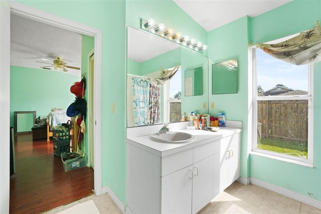 待售: $410,000 (3 贝兹, 2 浴室, 1644 平方英尺)