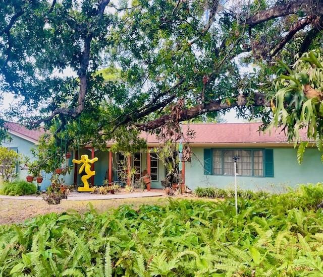 For Sale: $1,200,000 (3 beds, 3 baths, 2309 Square Feet)