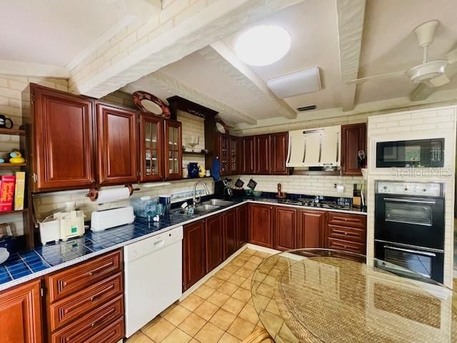 For Sale: $1,200,000 (3 beds, 3 baths, 2309 Square Feet)