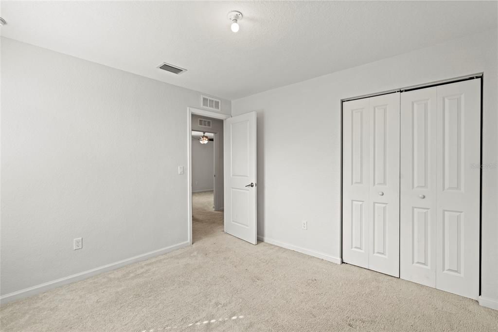 For Sale: $379,500 (5 beds, 2 baths, 2370 Square Feet)