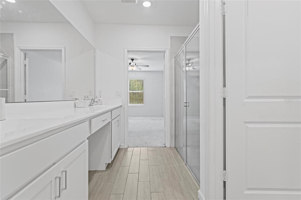 For Sale: $379,500 (5 beds, 2 baths, 2370 Square Feet)