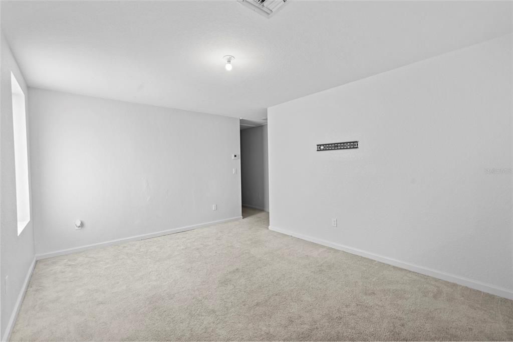 For Sale: $379,500 (5 beds, 2 baths, 2370 Square Feet)