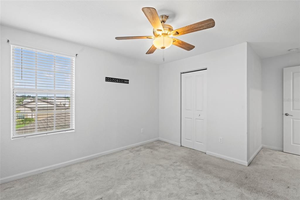 For Sale: $379,500 (5 beds, 2 baths, 2370 Square Feet)