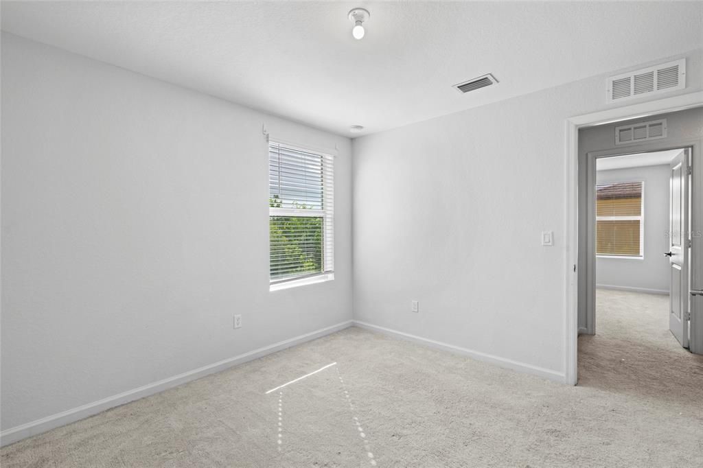 For Sale: $379,500 (5 beds, 2 baths, 2370 Square Feet)