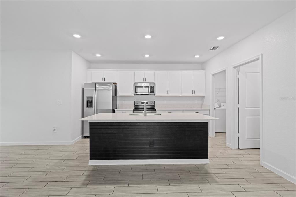 For Sale: $379,500 (5 beds, 2 baths, 2370 Square Feet)