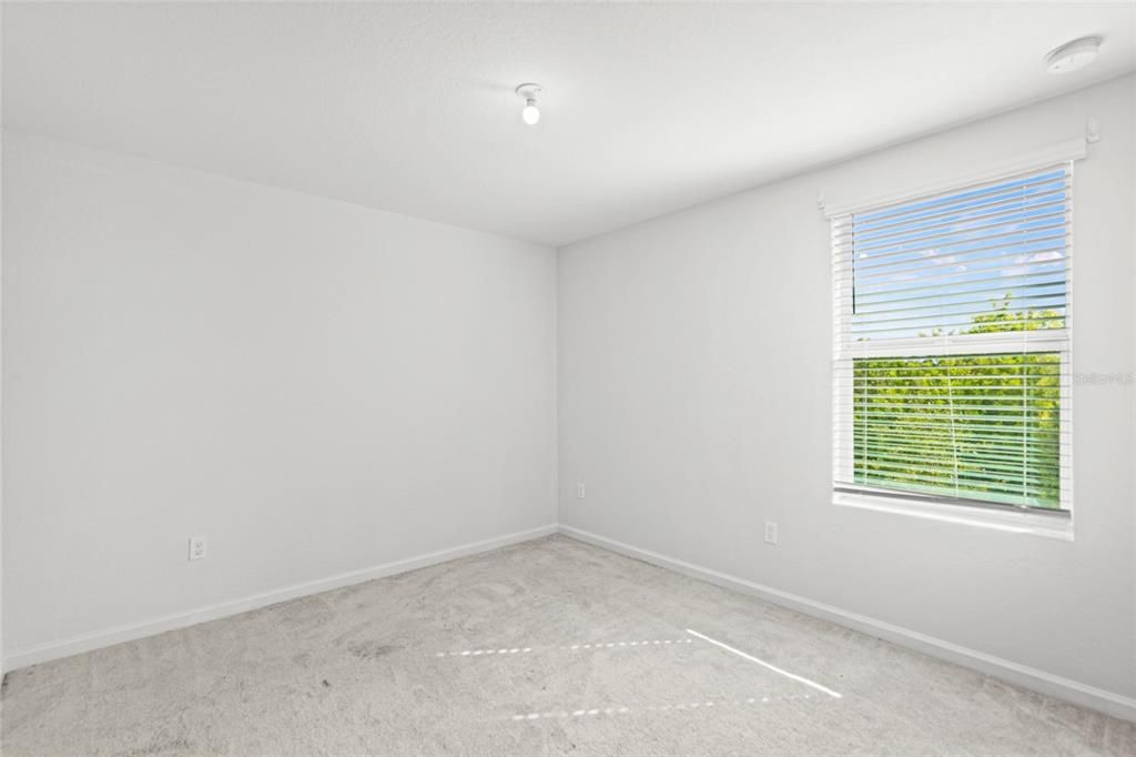 For Sale: $379,500 (5 beds, 2 baths, 2370 Square Feet)