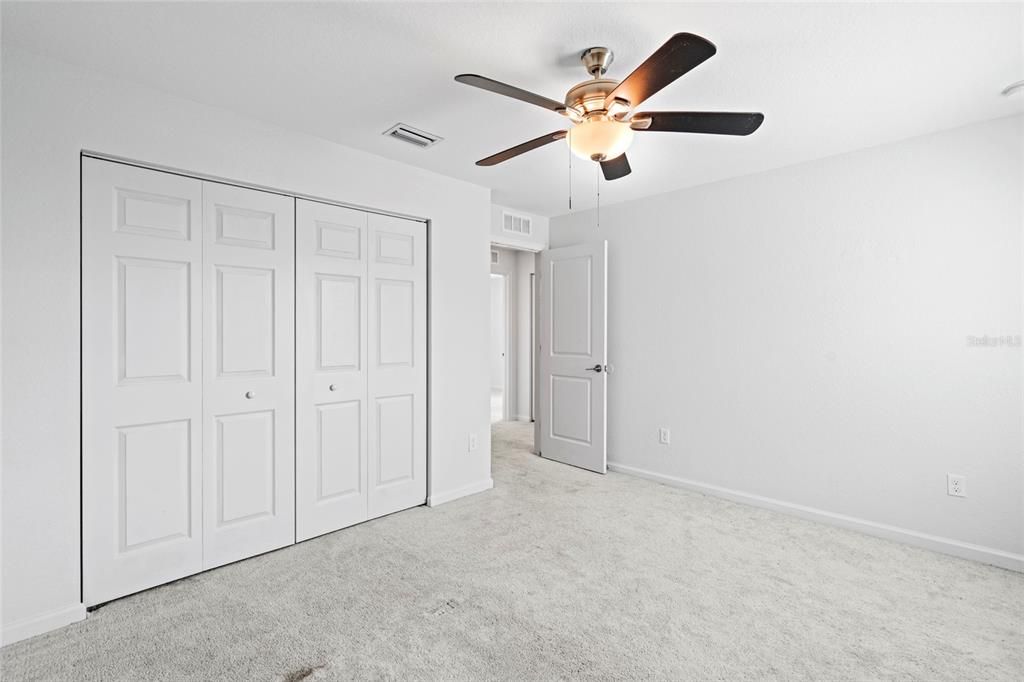 For Sale: $379,500 (5 beds, 2 baths, 2370 Square Feet)