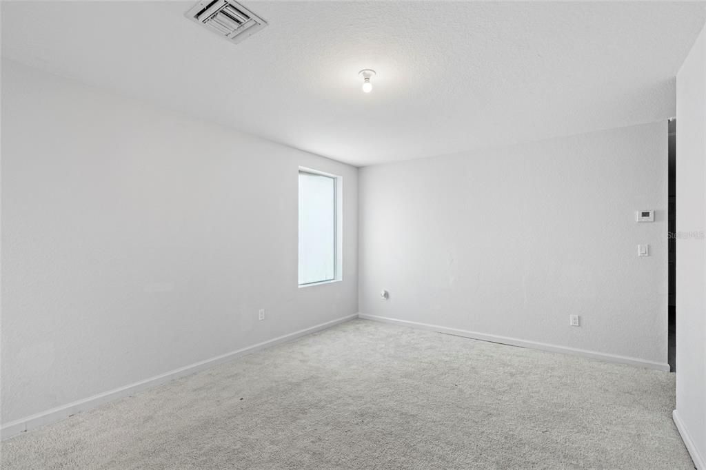 For Sale: $379,500 (5 beds, 2 baths, 2370 Square Feet)